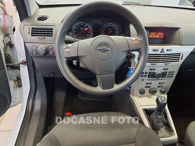 Opel Astra (2007) 1.4i, ČR - fotka 3 z 3