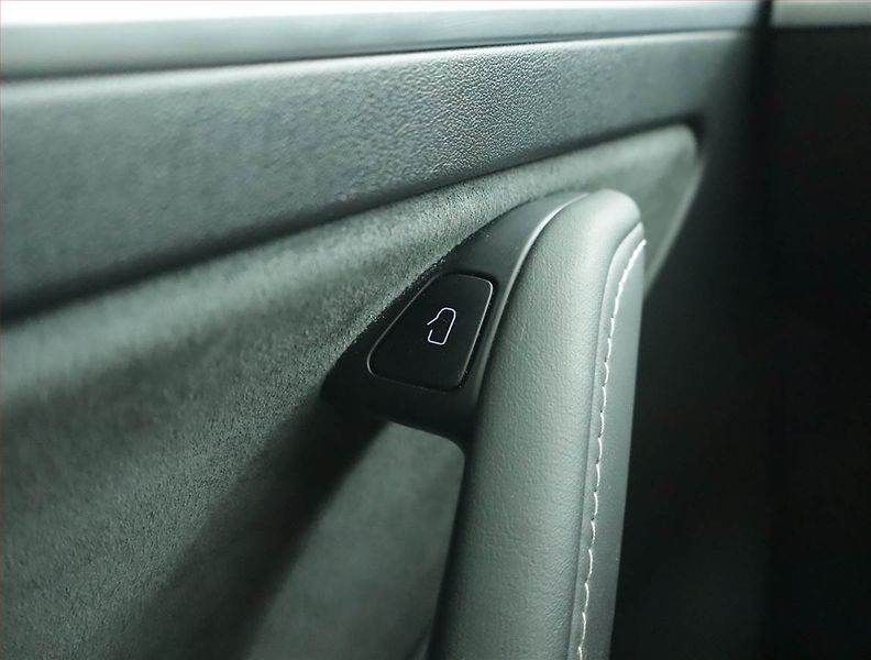Tesla Model Y (2021) Long Range AWD 75kWh, SoH 91% - fotka 19 z 23