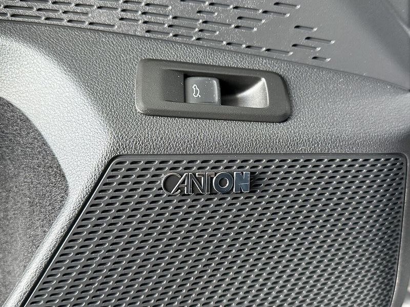 Škoda Octavia Combi DSG 2,0 TSi 195 kW RS - fotka 19 z 26