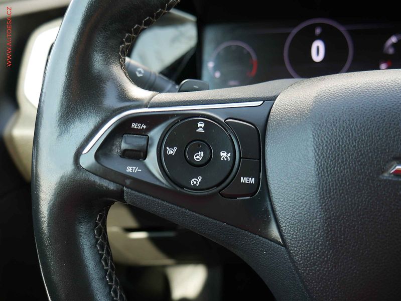 Opel Grandland (2022) 1.5 CDTi, Ultimate, AT, LED - fotka 14 z 21