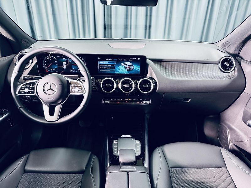 Mercedes-Benz GLA (2023) 180d*CZ*DPH*LED* - fotka 33 z 35