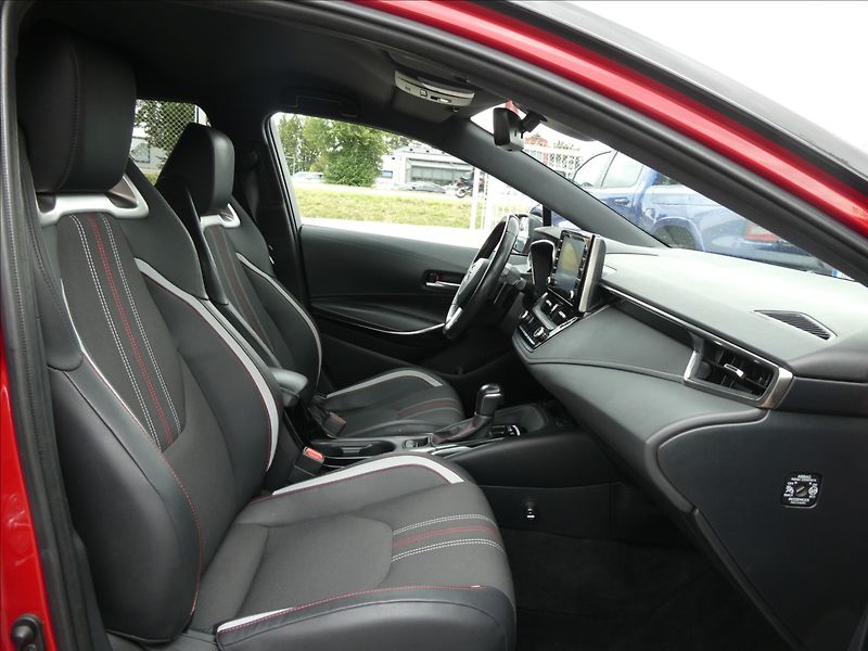 Toyota Corolla 2,0 Hybrid e-CVT GR Sport 112k - fotka 21 z 44