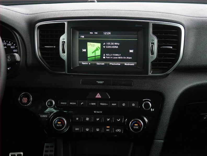 Kia Sportage (2016) GT Line 1.6 T-GDI, Serv.kniha - fotka 12 z 21