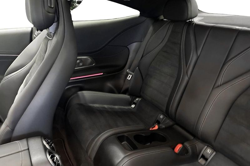 Mercedes-Benz CLE 300 4M AMG Pano 360 Burm Distr - fotka 10 z 14