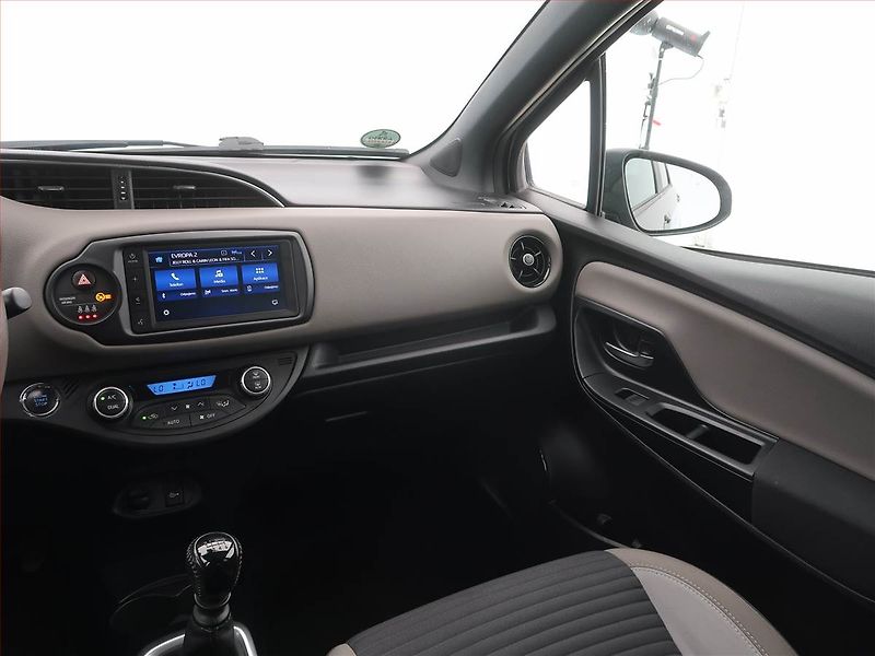 Toyota Yaris (2020) 1.5 Dual VVT-i, ČR,1.maj - fotka 8 z 18
