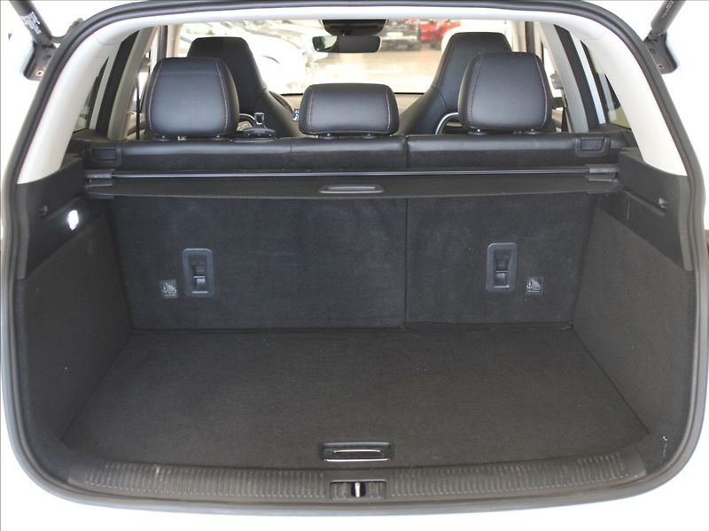 MG EHS 1,5 PHEV 190kW Exclusive PANO - fotka 25 z 28