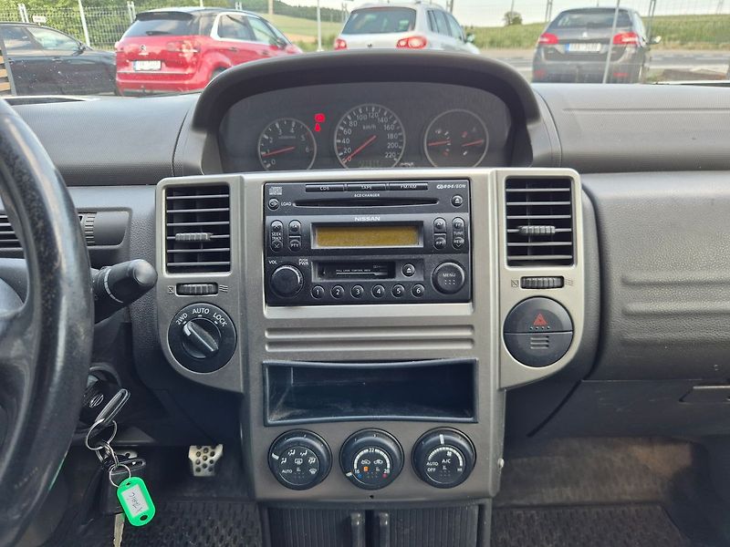 Nissan X-Trail 2.2dCi 100kW 4x4, tažné, webas - fotka 16 z 29