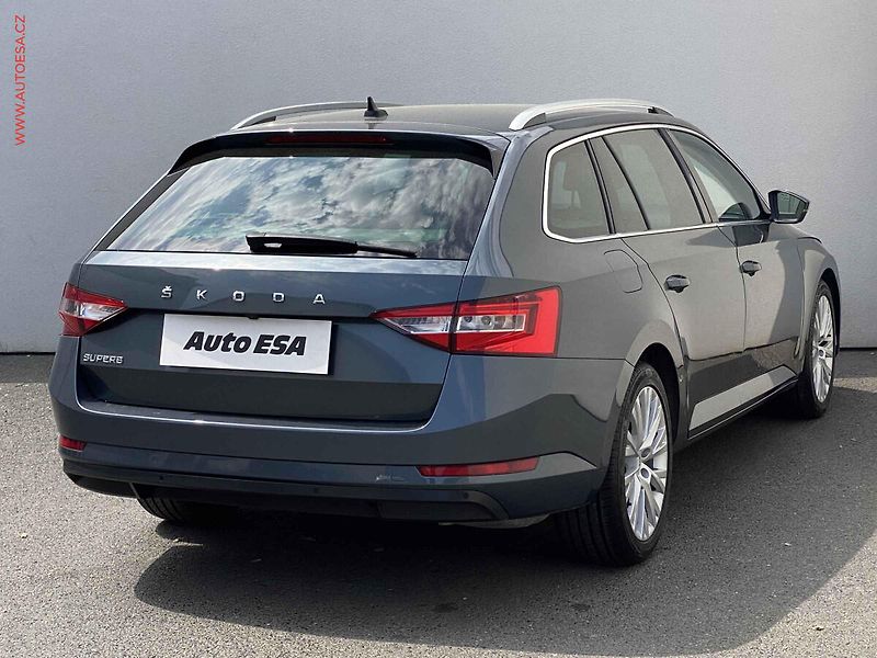 Škoda Superb (2021) 2.0 TSi, ČR, Style, DSG - fotka 4 z 19