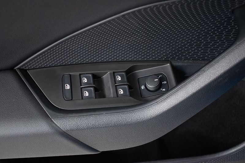 Škoda Octavia 2.0 TDI AMBITION PLUS*DPH*ČR 1 - fotka 14 z 35