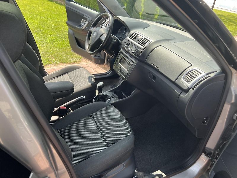 Škoda Roomster 1.9TDI 77KW,SCOUT,DIGI,PANORAM - fotka 21 z 41