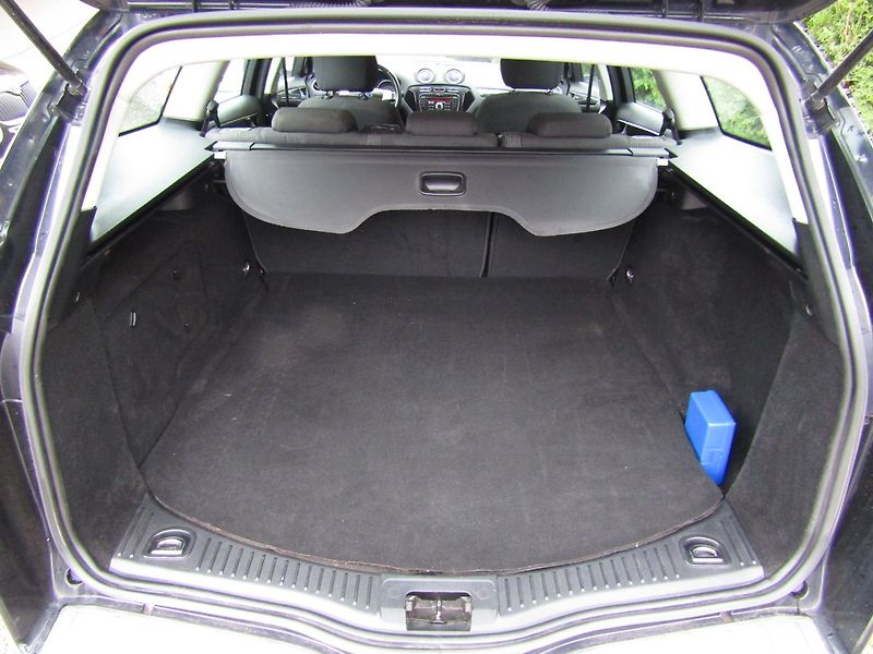 Ford Mondeo (2011) 1.6 TDCi 85kW - fotka 25 z 45