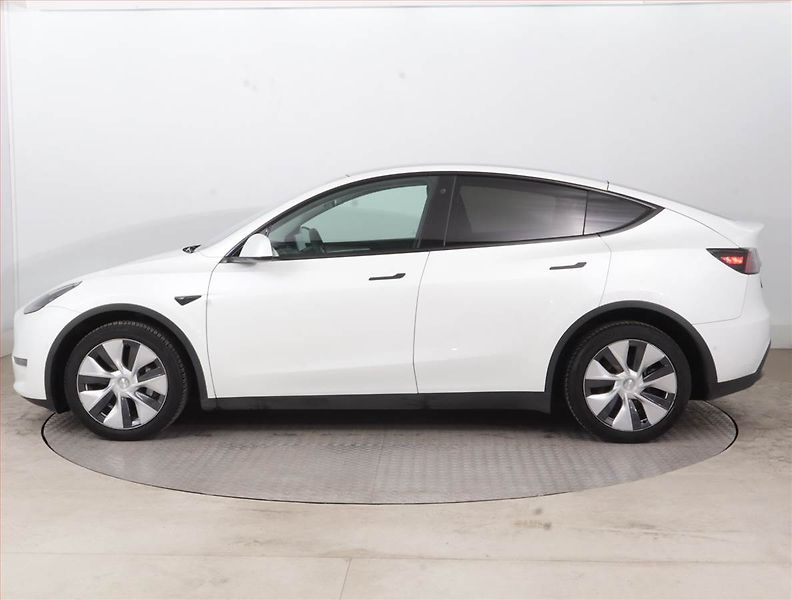 Tesla Model Y (2022) Long Range AWD 79kWh, SoH 88% - fotka 3 z 21