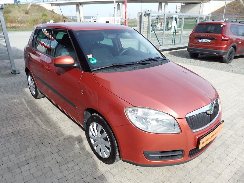 Škoda Fabia 1.4 16V KLIMATIZACE, ESP - fotka 3 z 13