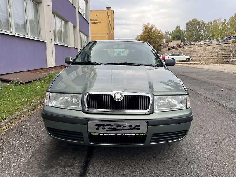 Škoda Octavia 1,6 MPi Ambiente/ servisní k. - fotka 7 z 28