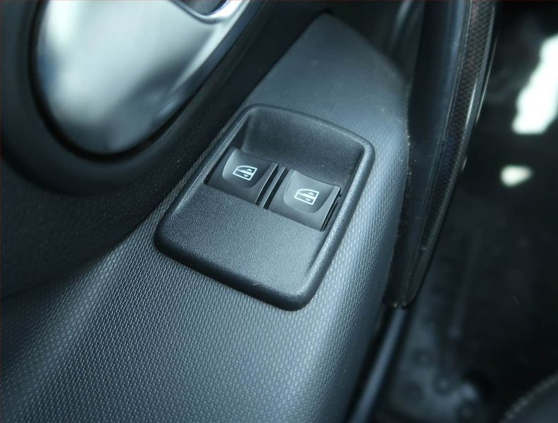 Dacia Logan (2019) 1.0 SCe, Serv.kniha - fotka 13 z 15
