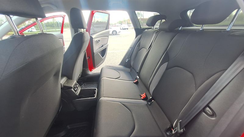 Seat Leon (2015) - fotka 16 z 26