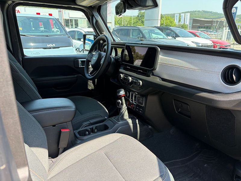 Jeep Wrangler 3.6 V6 PENTASTAR - fotka 7 z 9