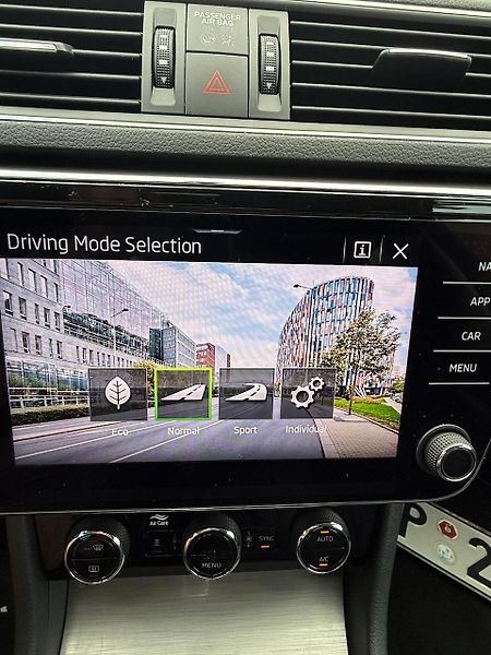 Škoda Superb (2021) 2,0TDi 110kW STYLE NEZ.Topení - fotka 22 z 25