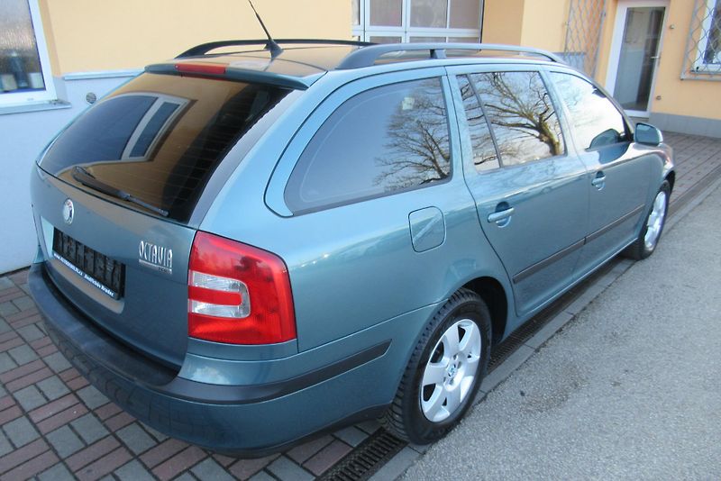 Škoda Octavia 1.9 TDi AUT. KLIMA TEMPOMAT - fotka 2 z 18