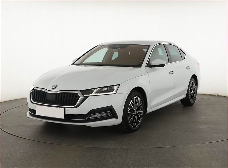 Škoda Octavia (2021) 1.5 TSI, Automat, Serv.kniha - fotka 2 z 21
