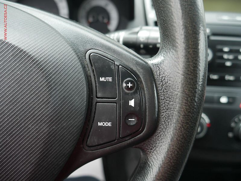 Kia Ceed (2007) 1.4 CVVT, ČR - fotka 12 z 15