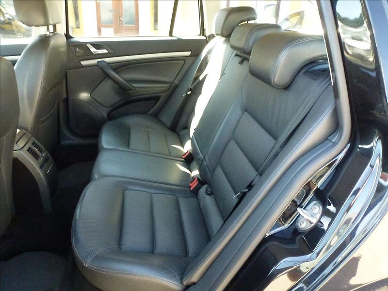 Škoda Octavia 2,0 TDI  Elegance - fotka 19 z 51