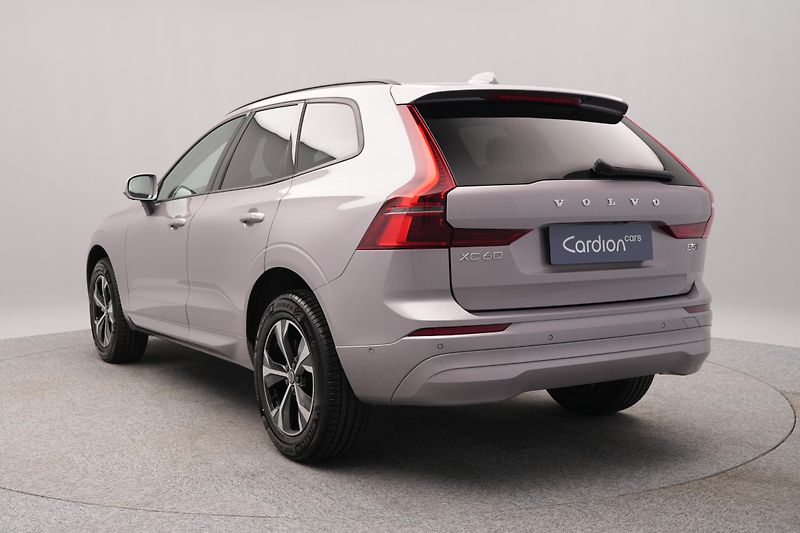 Volvo XC60 (2026) B5 AWD AUT CORE - fotka 9 z 22