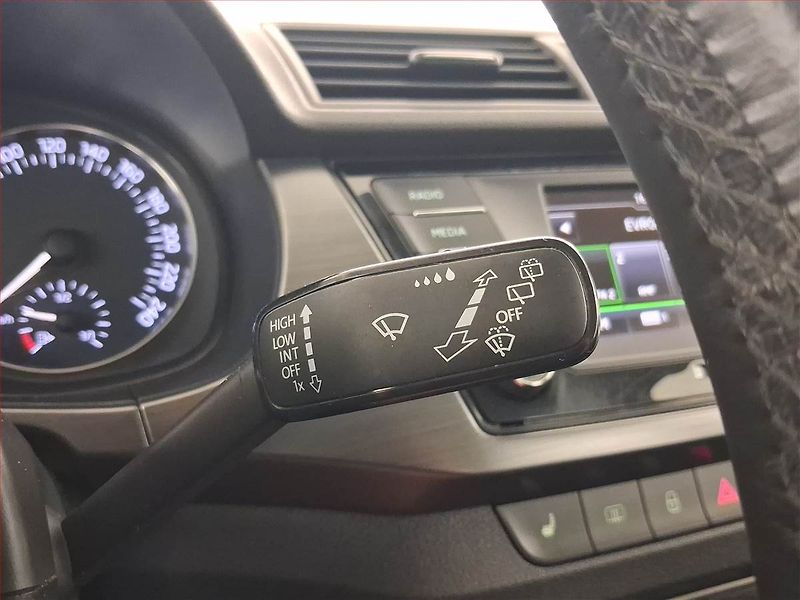 Škoda Fabia (2018) Style 1.0 TSI, Serv.kniha - fotka 21 z 24