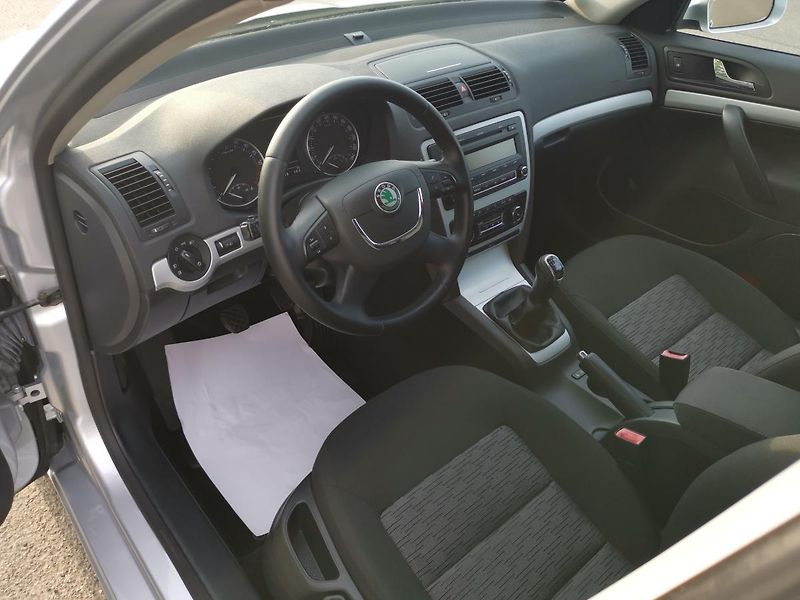 Škoda Octavia 2,0TDI 103 kW  CR ELEGANCE - fotka 15 z 49