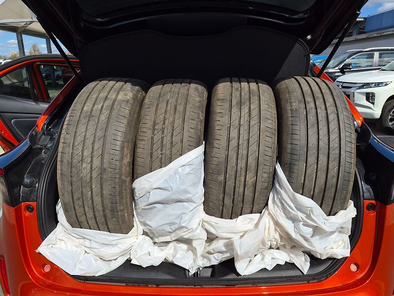 Toyota Yaris Cross GR SPORT 1,5 Hybrid 85KW - fotka 19 z 19