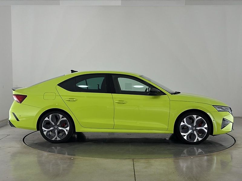Škoda Octavia RS DSG - fotka 16 z 29