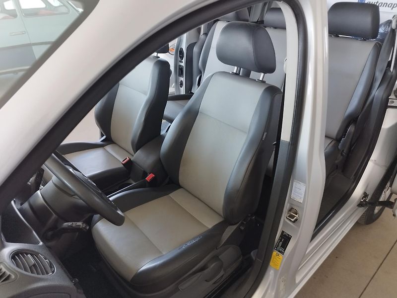 Volkswagen Caddy (2011) 2,0TDI,4X4,KLIMA,ALU,7MÍST - fotka 18 z 28