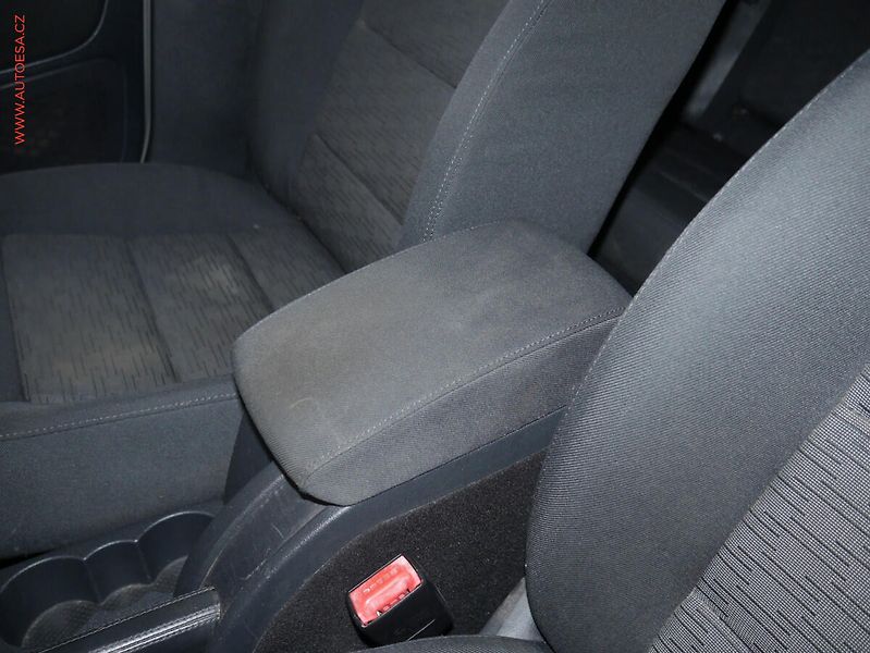 Škoda Octavia (2012) 1.6 TDI, ČR, AC, TZ, temp - fotka 17 z 17