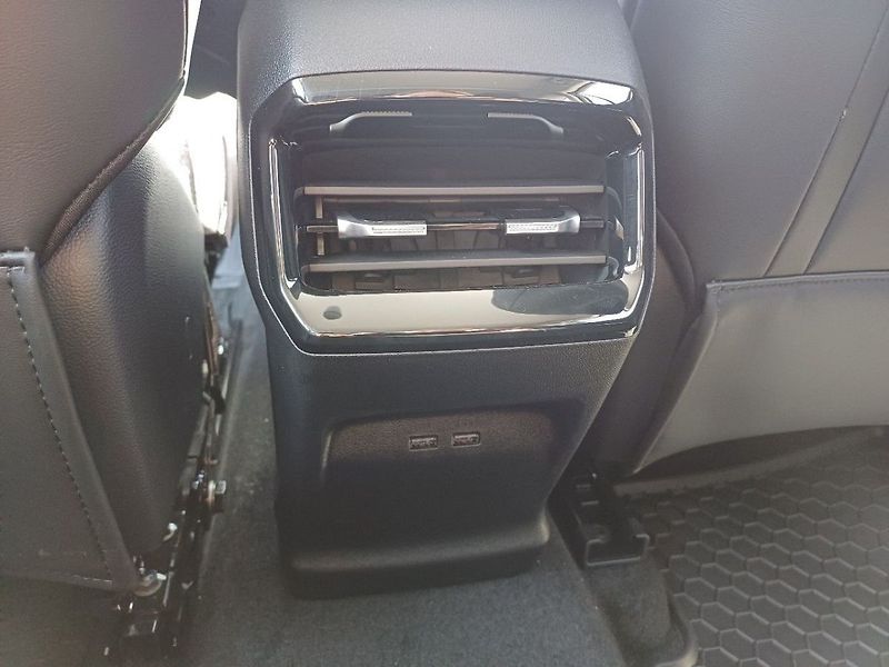 MG HS PHEV 1.5T EXCLUSIVE - fotka 21 z 23