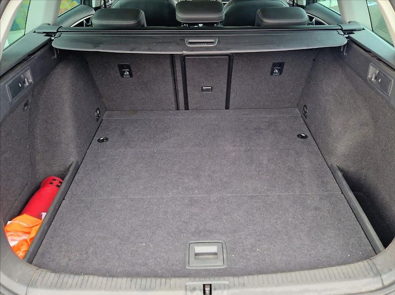 Volkswagen Golf 1,4 TSi Comfortline vyhř.seda - fotka 10 z 20