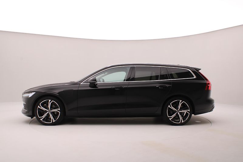 Volvo V60 T6 AWD RECHARGE CORE REZERVACE - fotka 9 z 45