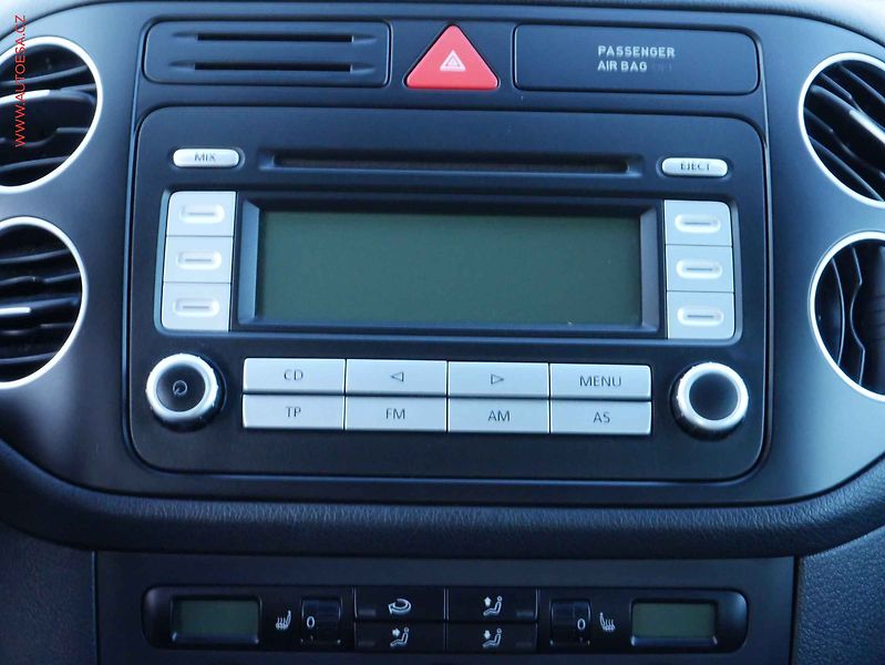 Volkswagen Golf Plus (2007) 1.6i, Klima - fotka 12 z 17
