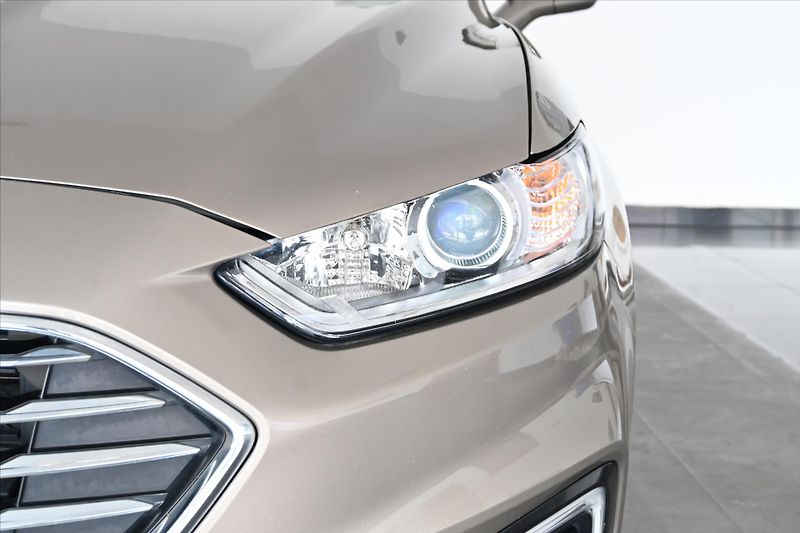 Ford Mondeo 2,0 EcoBlue 110 kW Business Zá - fotka 27 z 29