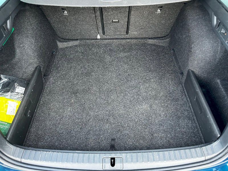 Škoda Octavia (2023) Combi 2.0 TDI 85kW MP6 Style - fotka 32 z 35