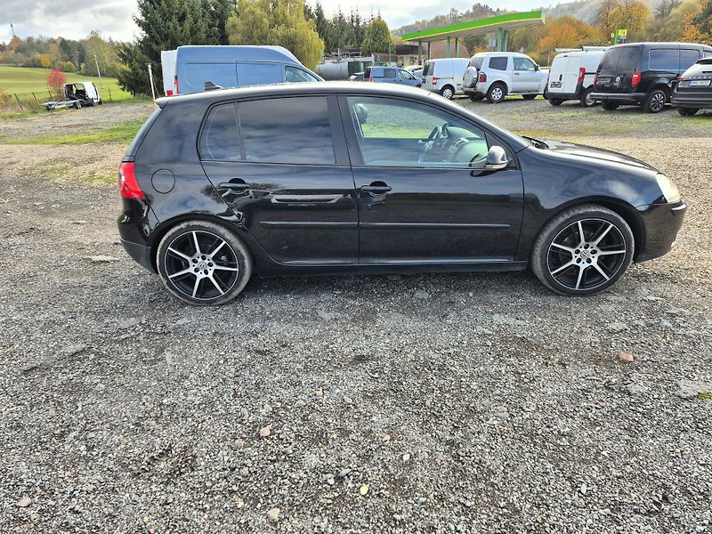 Volkswagen Golf (2008) 1.9Tdi 77kw - fotka 5 z 21