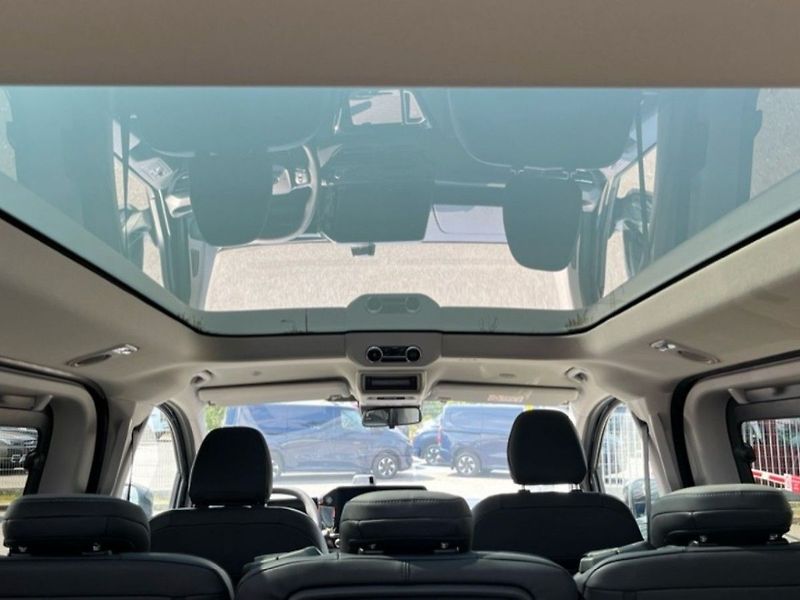 Ford Tourneo Custom 2.0D,125KW, CZ, DPH,1. MAJ - fotka 17 z 35
