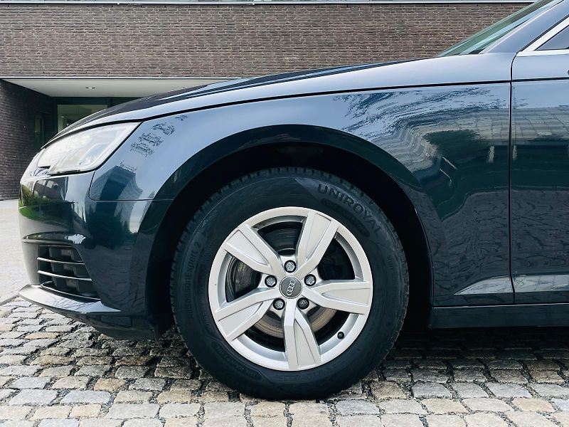 Audi A4 Avant 2.0TD AUT VÝHŘEV SENZORY - fotka 47 z 48