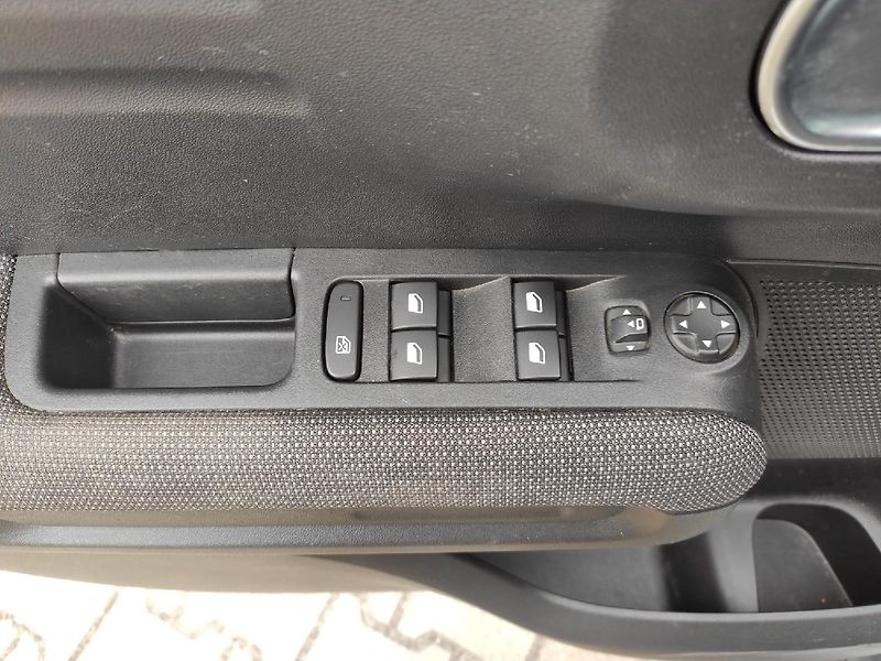Citroën C3 Aircross (2022) 1.2 110k MAN6 záruka 1majitel - fotka 24 z 31