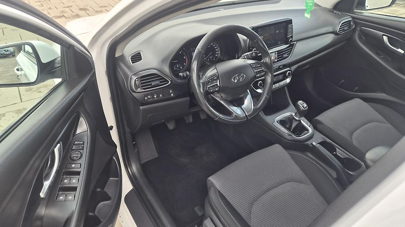 Hyundai i30 1.6CRDi 1.maj CZ záruka DPH - fotka 9 z 21