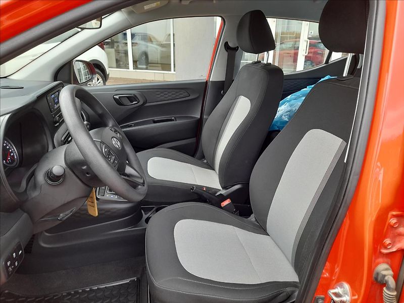 Hyundai i10 1,0 MPi AUTOMAT - fotka 9 z 18