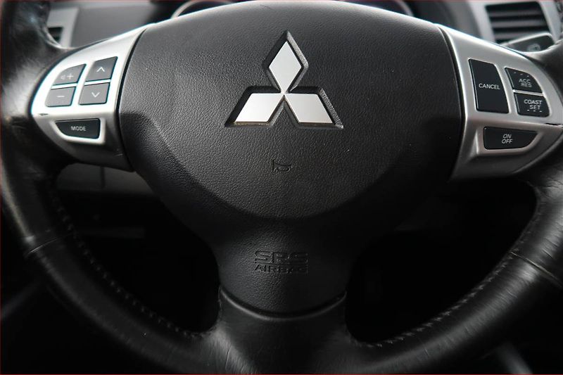 Mitsubishi Outlander (2012) 2.2 DI-D, 4X4, 7 míst, ČR - fotka 15 z 15