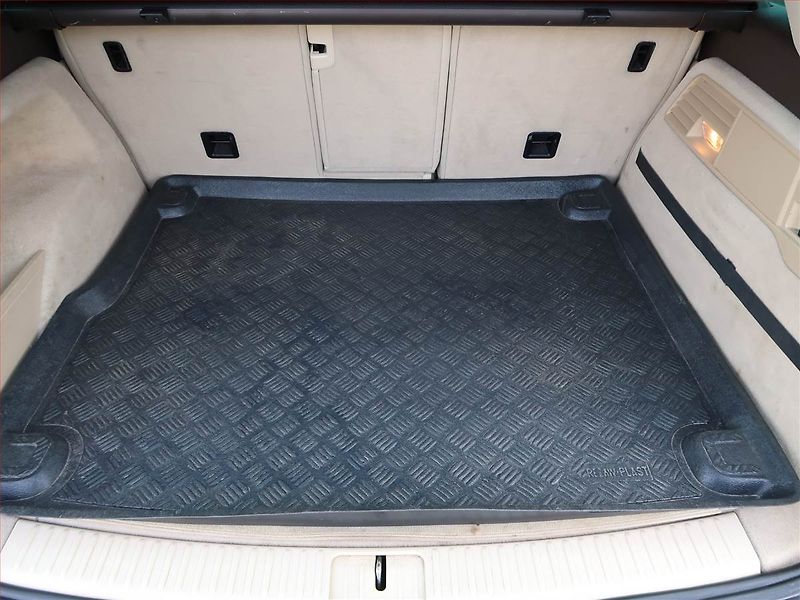 Volkswagen Touareg (2012) R-Line 3.0 TDI, 4X4, Automat - fotka 14 z 22