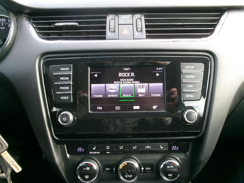Škoda Octavia (2014) 1,6TDI AC HF BT TEMP VÝHŘEV  - fotka 24 z 31