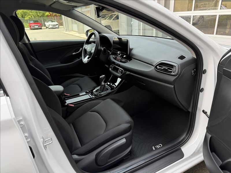 Hyundai i30 1,5 DPi  WG FL Style - fotka 12 z 24