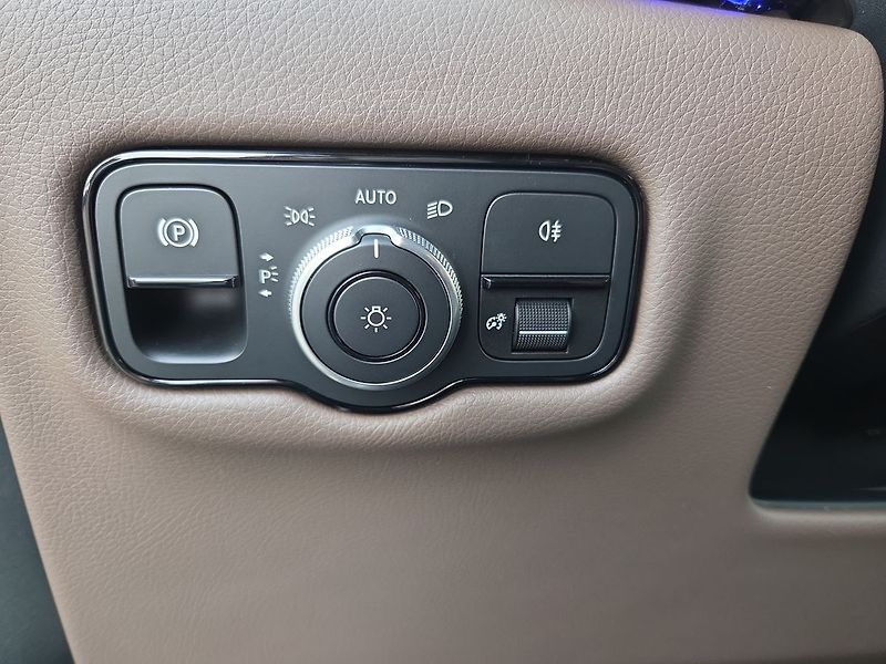 Mercedes-Benz Třídy V 300d/XL 4MATIC, EXC, Airmatic - fotka 16 z 28